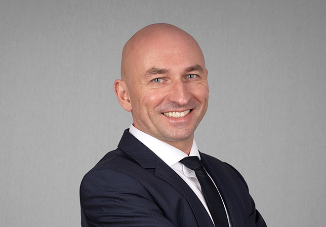 Adwokat i Notariusz PETER SUMINSKI